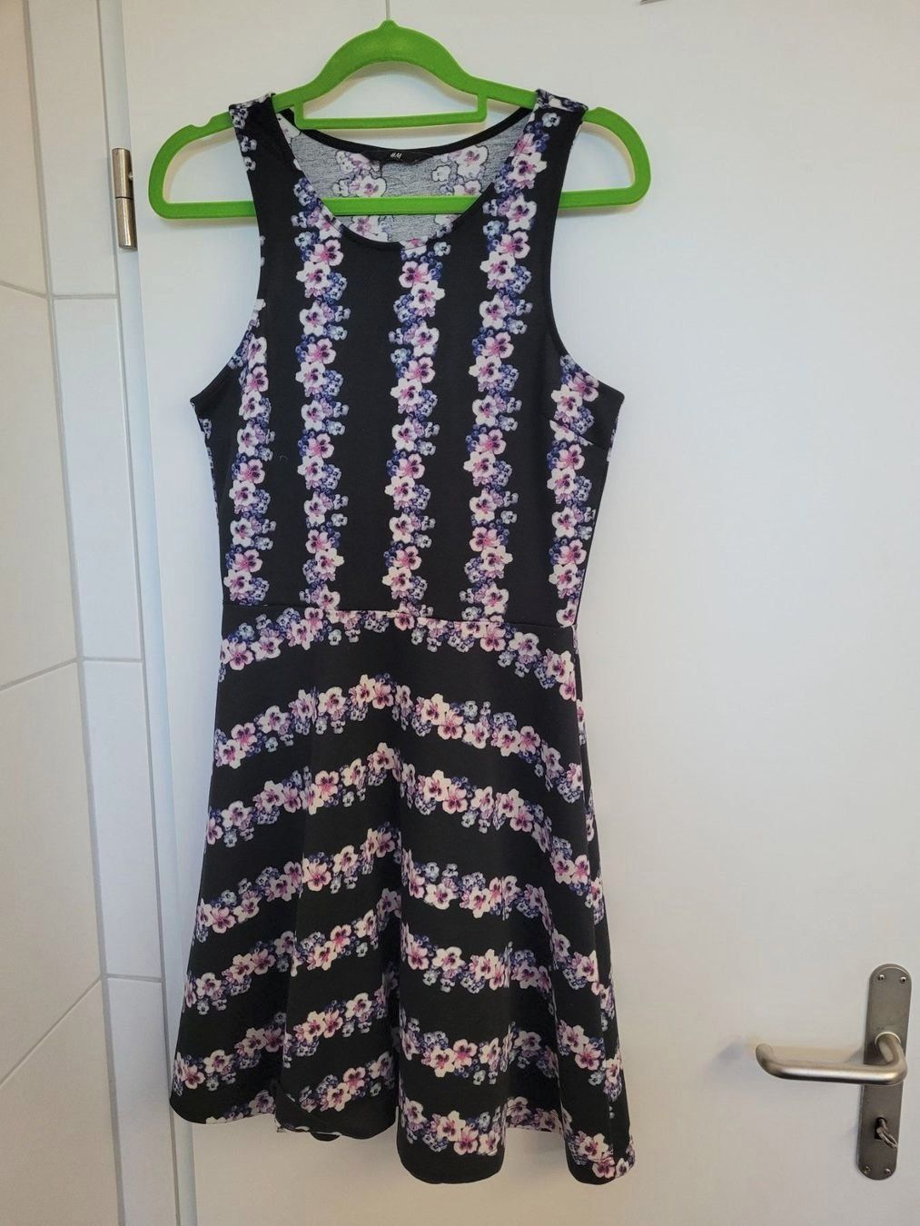H&M Vestiti: Schönes Skater-Kleid, H&M, S – Usato da Birmensdorf ZH venduto da Nebuliane 2