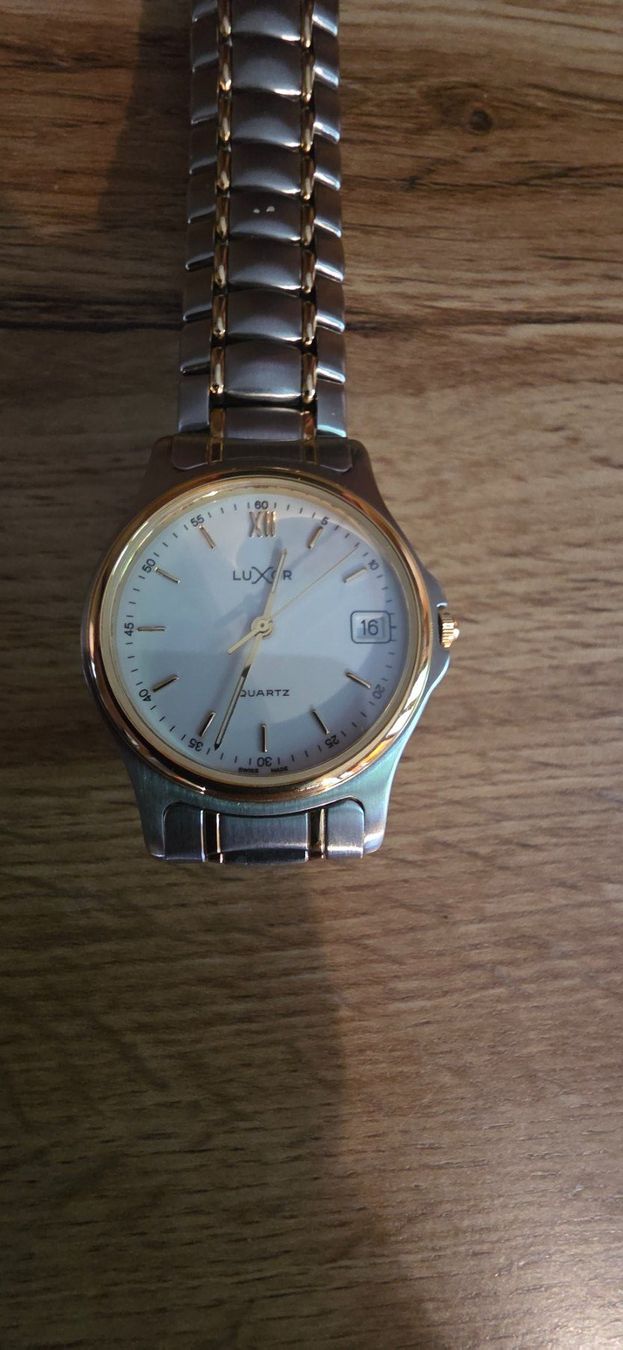 Luxor Orologi: Montre " Luxor " – Usato da Moléson-s-Gruyères venduto da inf_8z6n