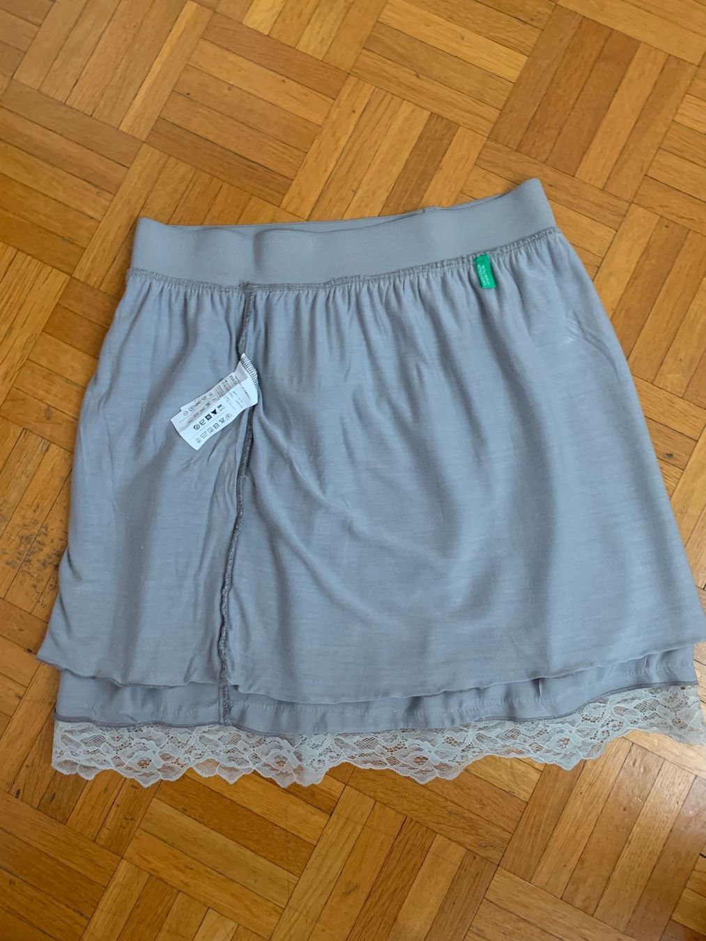 Benetton Vestiti & Gonne: Benetton gonna grigia XS – Usato da Minusio venduto da murimiri 2