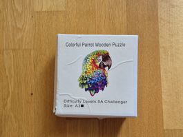 Holzpuzzle: Colerful Parrot