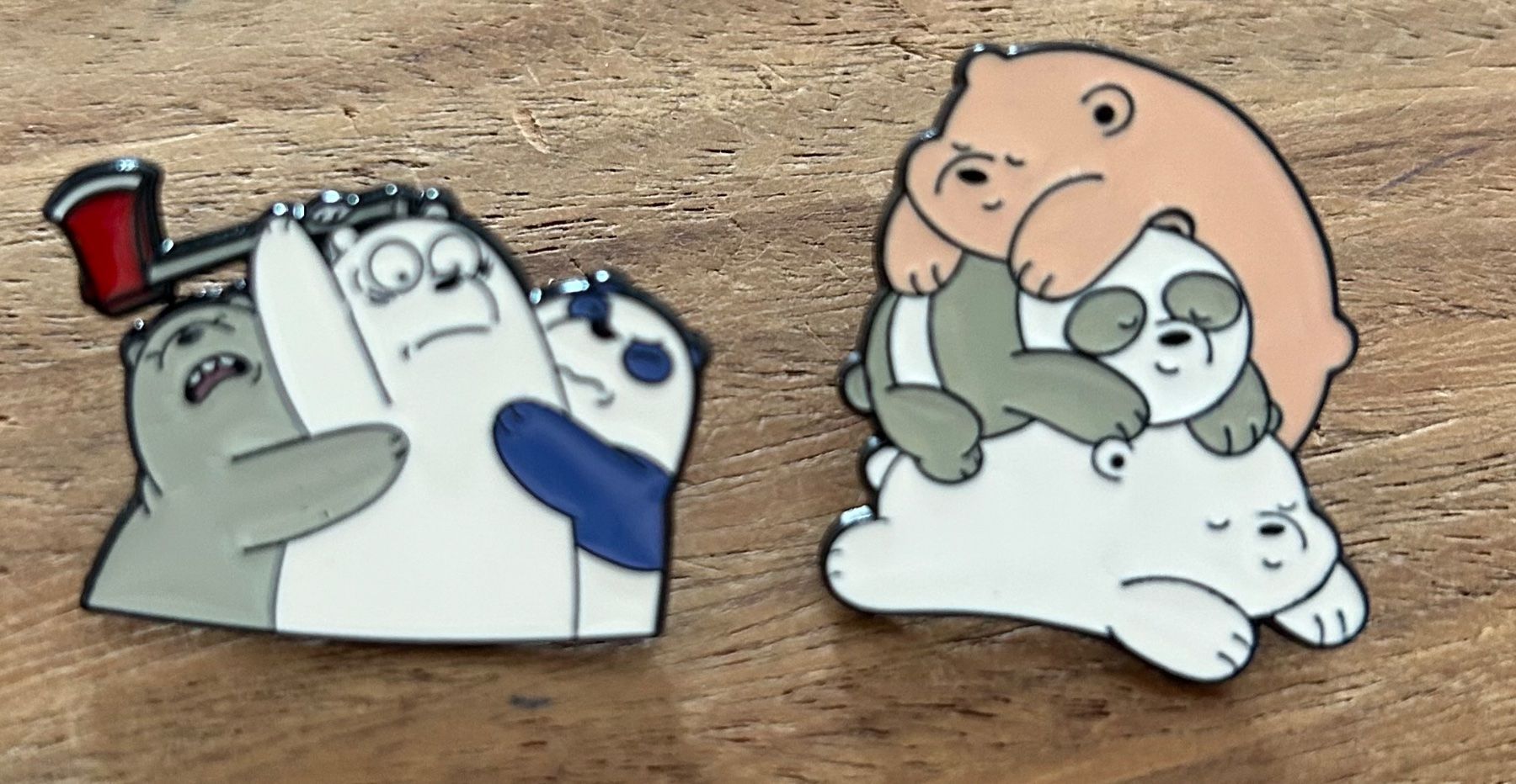 Plaquettes & Badges: 2x Lustiger Pin Bären – Neuf avec emballage d'origine à Geneve par vane267