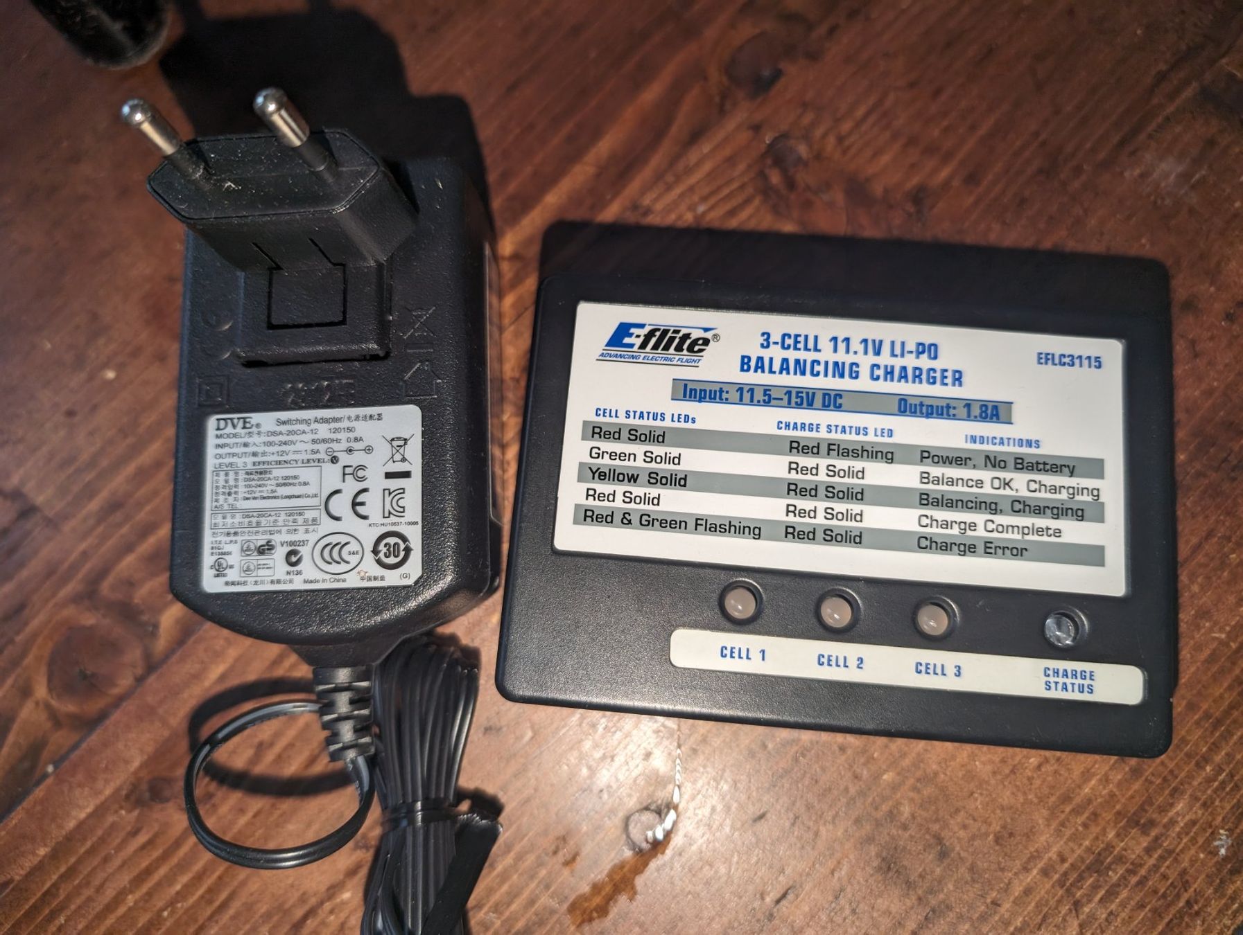 E-Flite Batterie, Caricabatterie & Alimentatori: Ladegerät Balancer 1.8A 3S 11.1V LiPo - E-Flite EFLC3115 – Usato da Winterthur venduto da Miwok