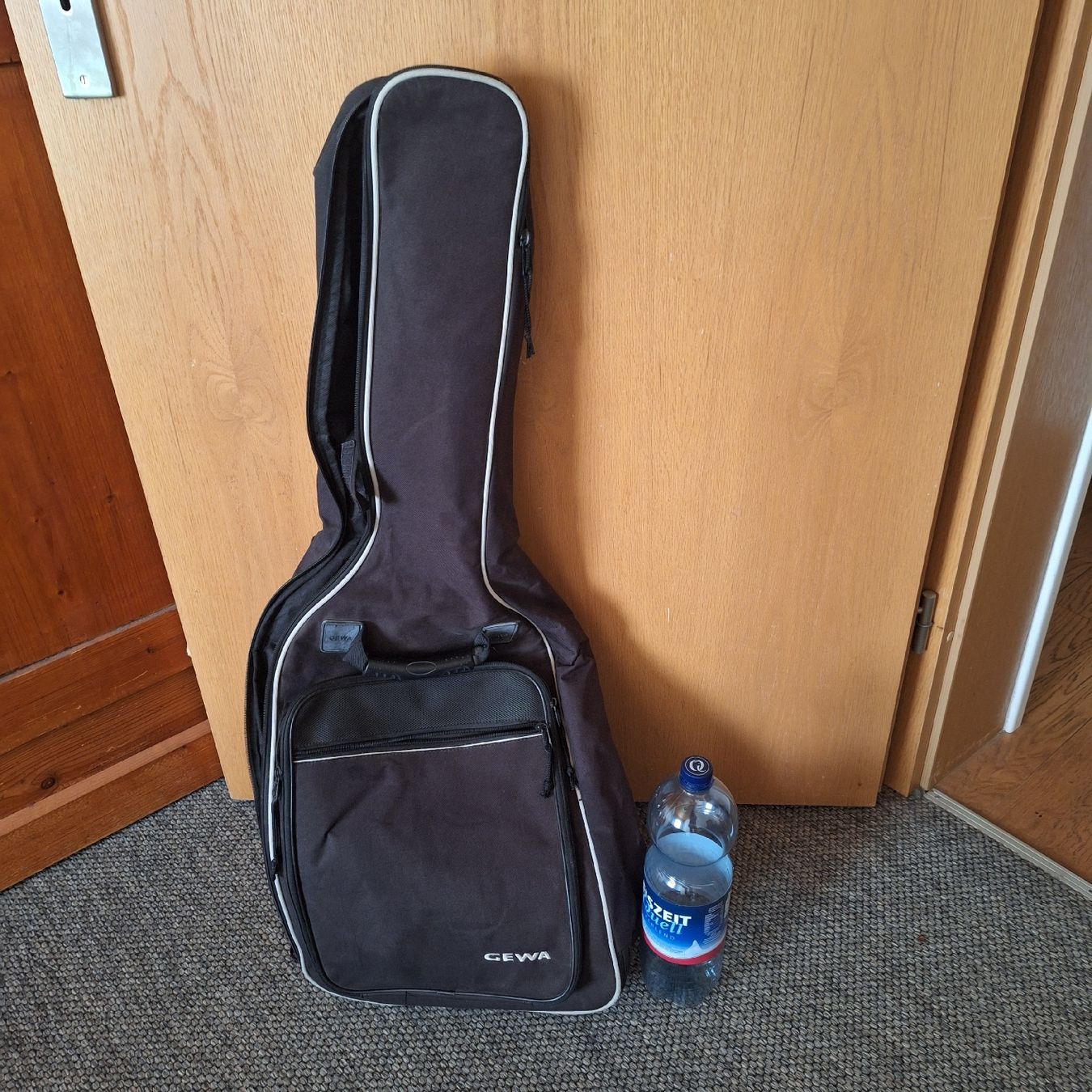 Instruments de musique: Gebrauchte Gitarrenhülle, Gitarrentasche – D'occasion à Winterthur par Goldpipau 7