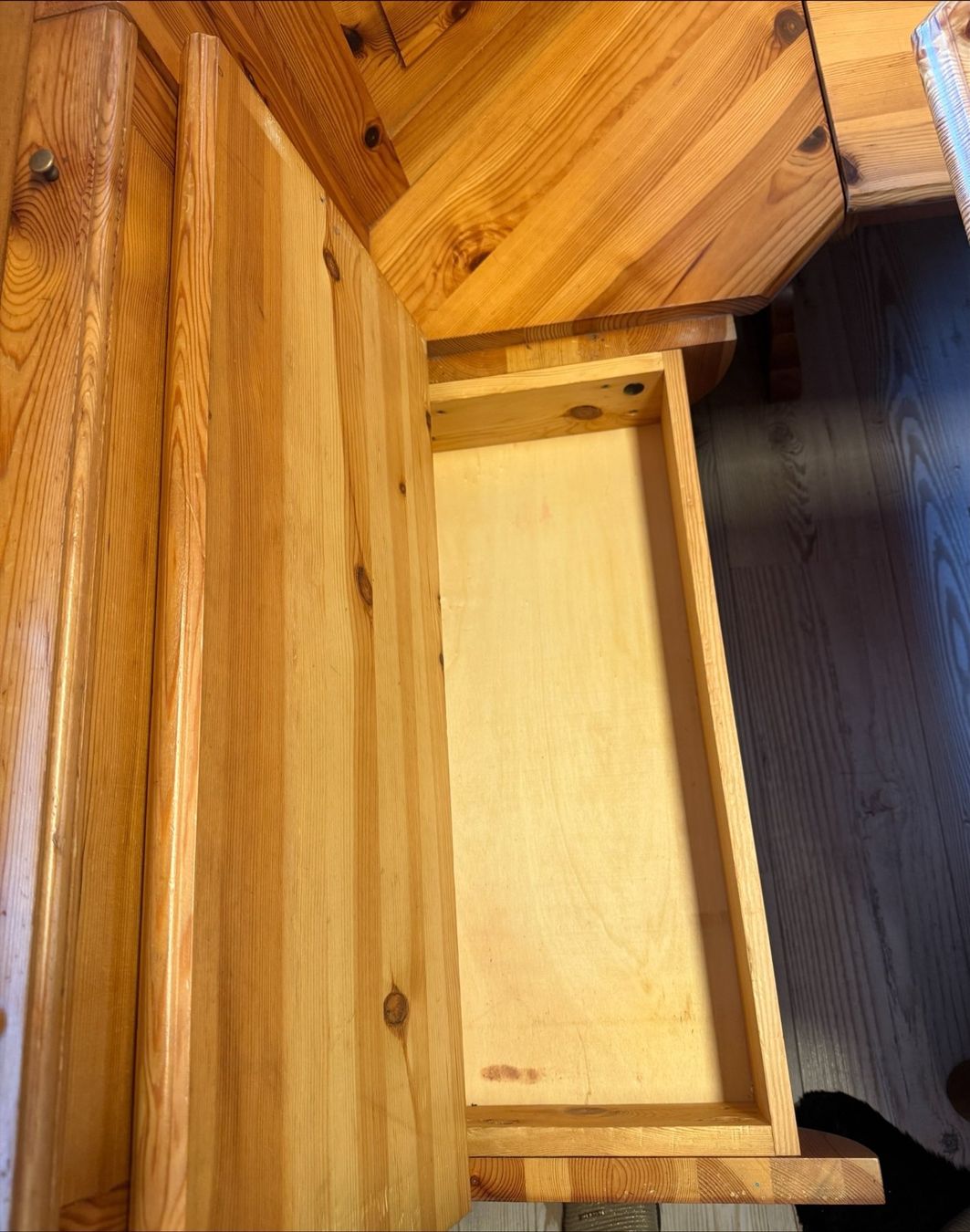 Set di tavolo e panche: Eckbank mit Tisch und Stühlen – Usato da Oberterzen venduto da HadrielP 5