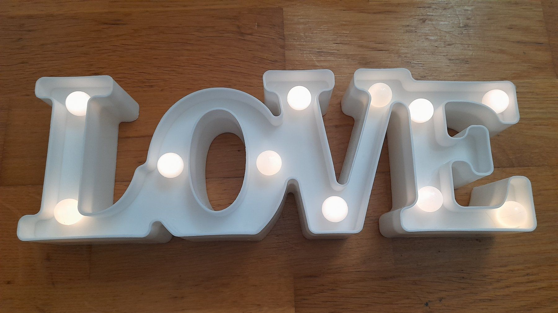 Tutte le decorazioni: Romantische LOVE Leuchtbuchstaben – Usato da Richigen venduto da lis_qql9
