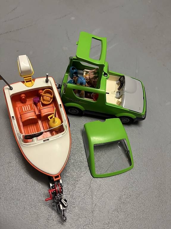 Giocattoli: Playmobil Van mit Anhänger – Usato da Roggwil BE venduto da soiniggeli_88
