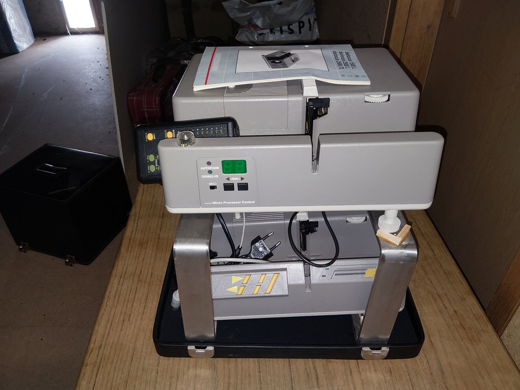 Proiettori: Kindermann Diafocus 2500 MPC/TL Projektor – Difettoso da Wintersingen venduto da MF-Lingus 4