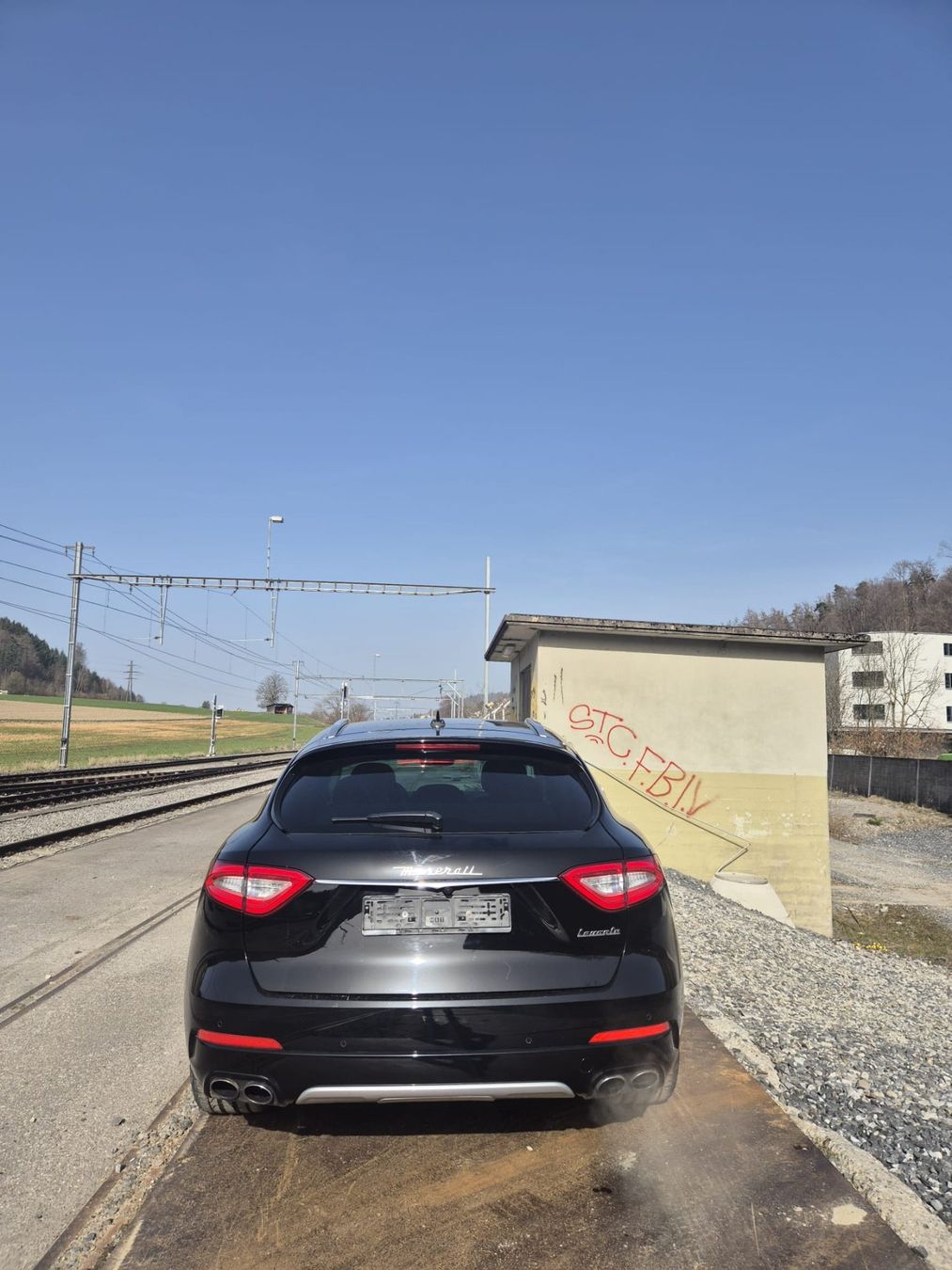 Maserati Autos: MASERATI Levante S 430PS – D'occasion à Boll par loeJ 2