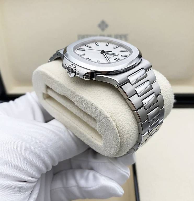 Patek Philippe Montres: Patek Philippe 5711/1A Nautilus – Neuf (Voir description) à Bülach par Buli_watches 3