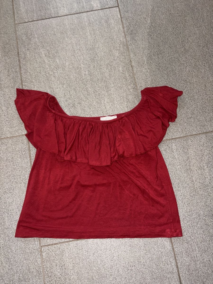 Top: Top donna rosso taglia S-M – Usato da Vicosoprano venduto da kik_hb7f