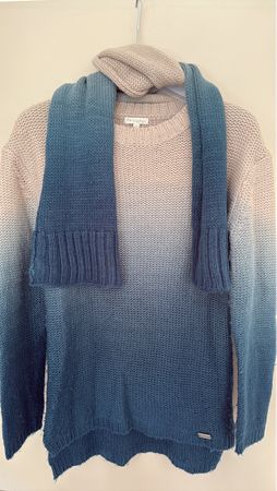 Artigli Girl Knitted sweater and scarf , Size 14 yrs ,