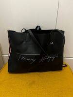 Shopper Tasche Tommy Hilfiger schwarz Leder-Optik guter Z...