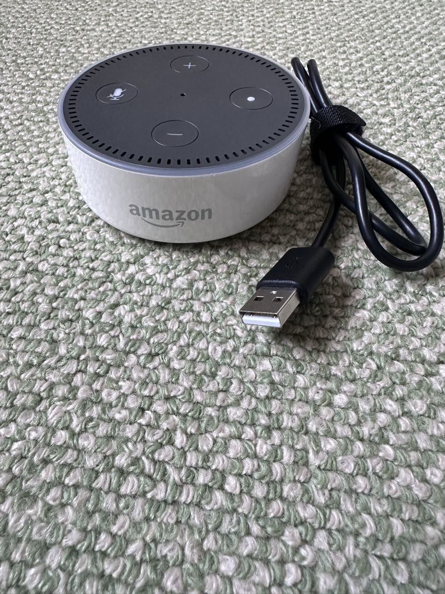 Amazon Lautsprecher: Amazon Echo Dot (2nd Generation) – Gebraucht aus Bex von roopa.gorla
