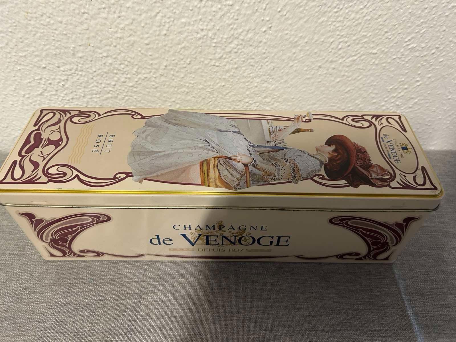 Tutte le decorazioni: Schöne Vintage Blechdose – Usato da Wil SG venduto da Nvik 2