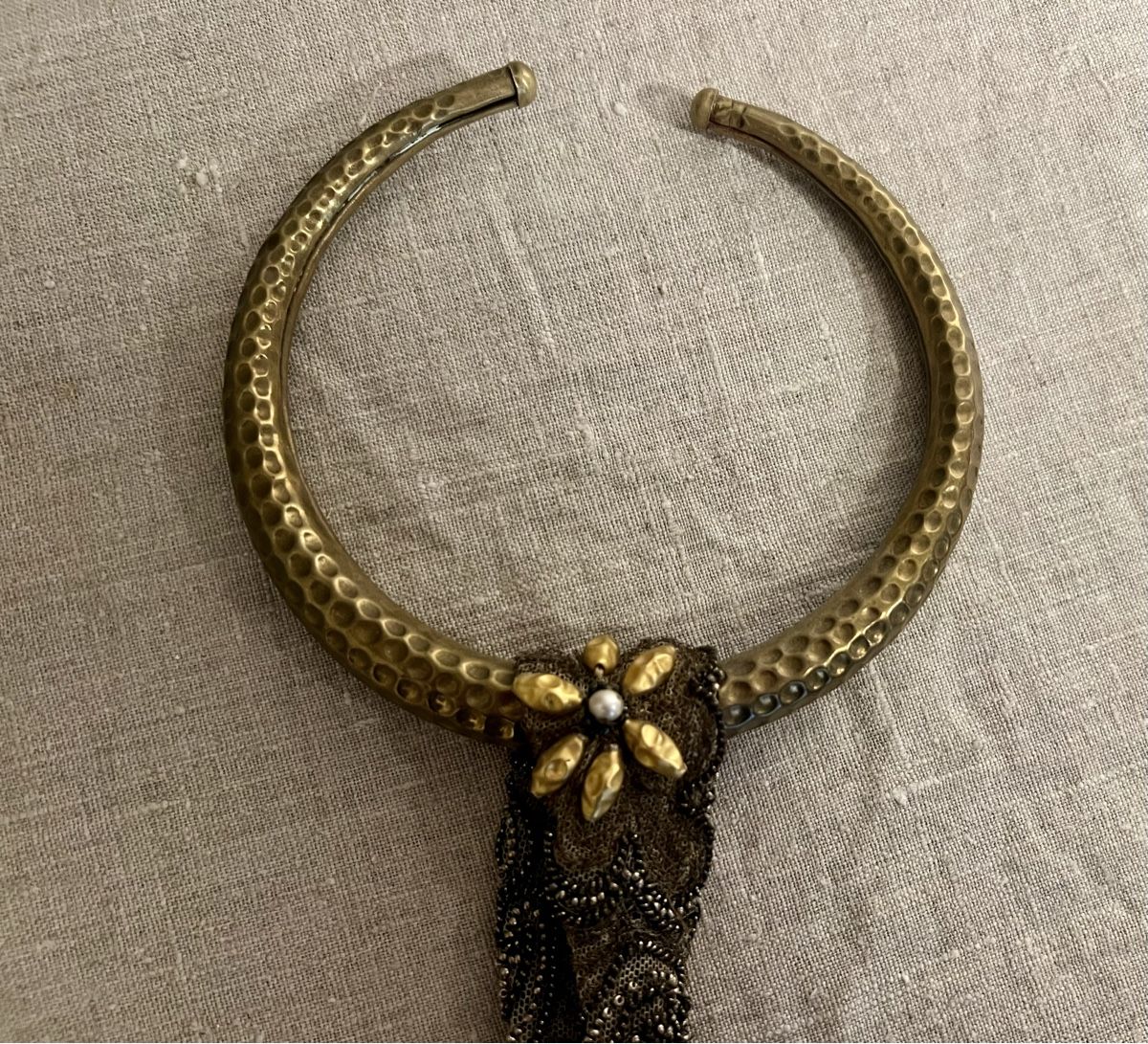 Ketten: Collier ANEHO Création, bronze et broderies, pièce unique – Neu (gemäss Beschreibung) aus Genève von DELIRBEADS 4