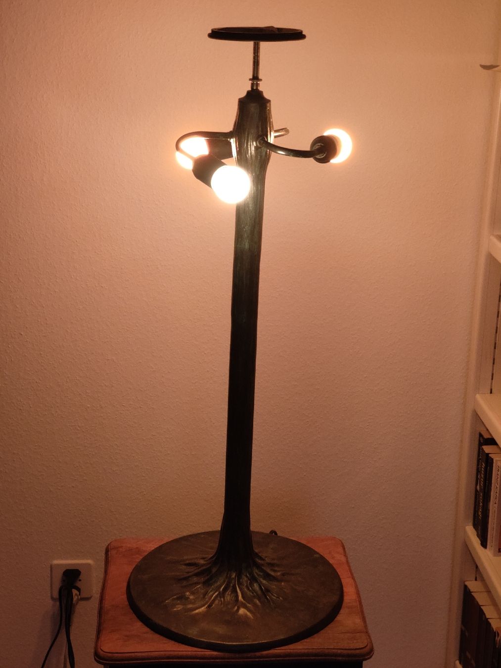 Lampade: Baumlampenfuss – Usato da Volketswil venduto da rerererarara
