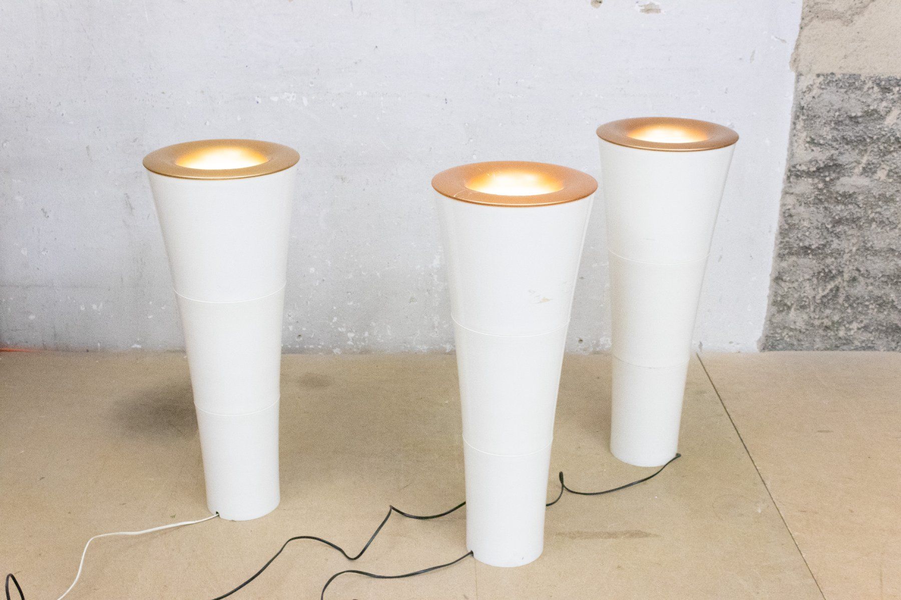 Ikea Lampade: Fackla / Postmoderne Bodenlampe von Ikea (Entwurf ca. 2000) – Usato da Zürich venduto da ZuercherBrockenhaus