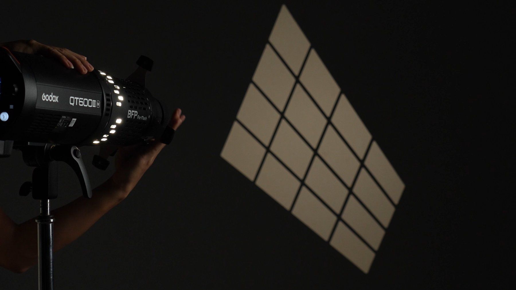 Godox Blitze: Godox Bowens Mount LED Light Projection Attachment – Gebraucht aus Kloten von Photo_Fan 4