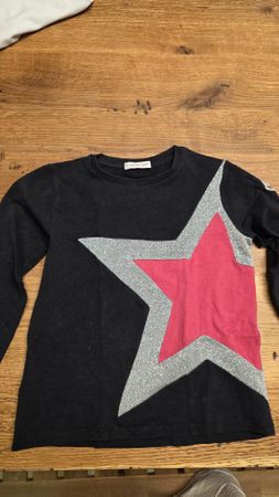 Lot de vêtements Moncler enfant 5 pièces taille 6 ans 116