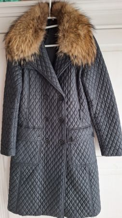 Garrett's Wintermantel, Grösse 38, mit Pelzkragen.