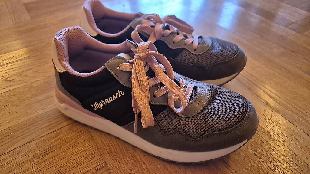 Chaussures femmes: Alprausch Damennschuhe Gr 39 – D'occasion à Haslen AI par Merida33 3