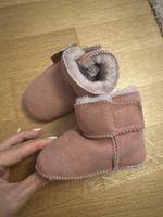 Neue Lammfell Schuhe rosa Ugg Stil gr. 18/19