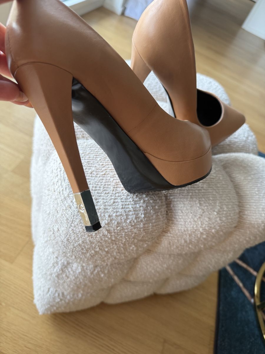 Guess Scarpe da donna: Guess Schuhe – Usato da Muttenz venduto da adr_txk8 3