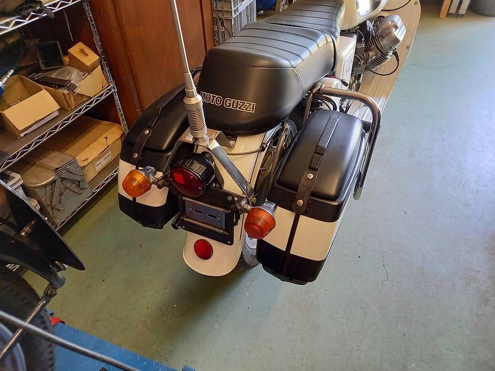 Strada: Moto Guzzi V7 700 – Usato da Bombinasco venduto da Camarildo 4