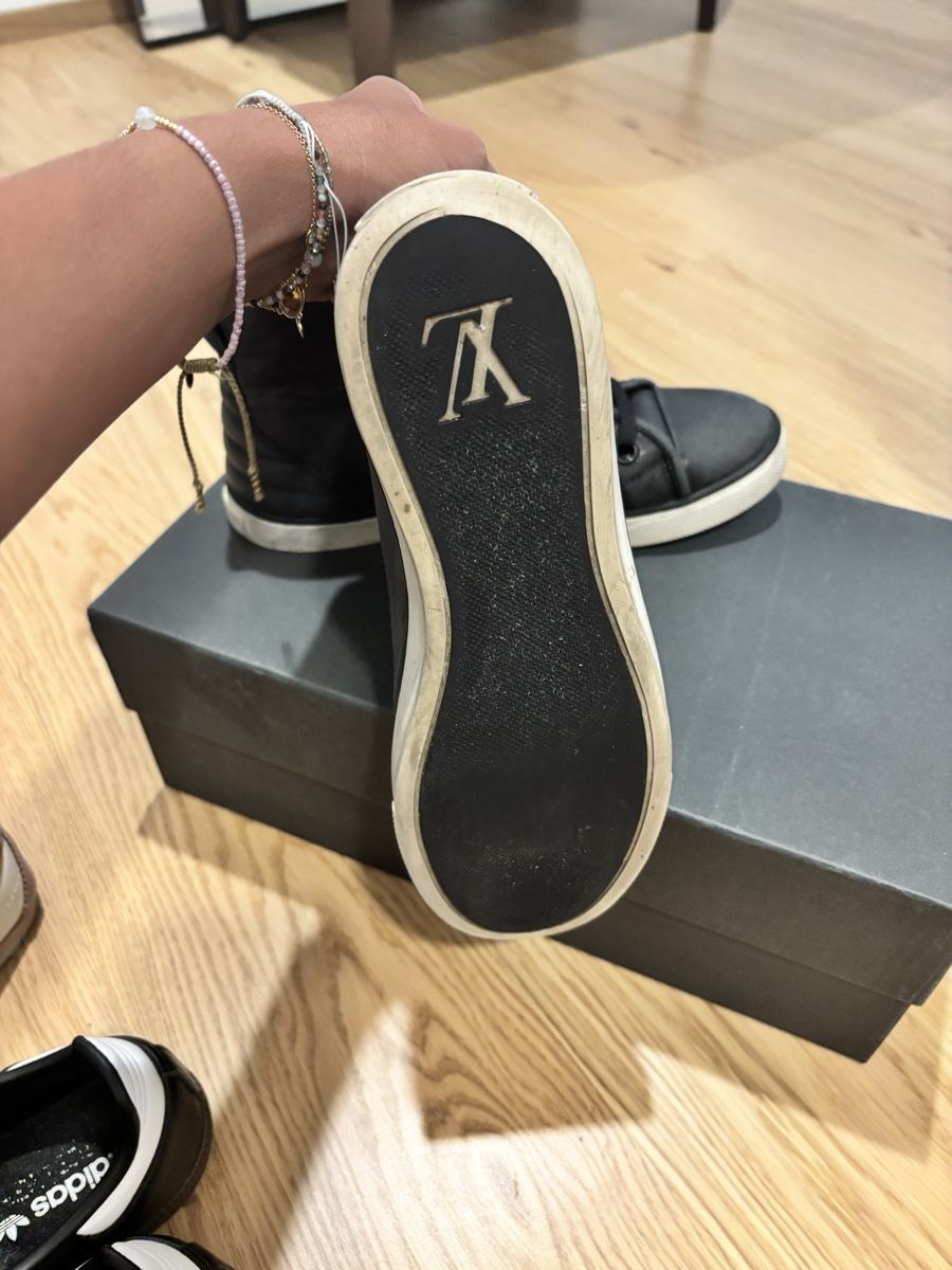 Louis Vuitton Damenschuhe: Louis Vuitton – Gebraucht aus Zug von original2016 2