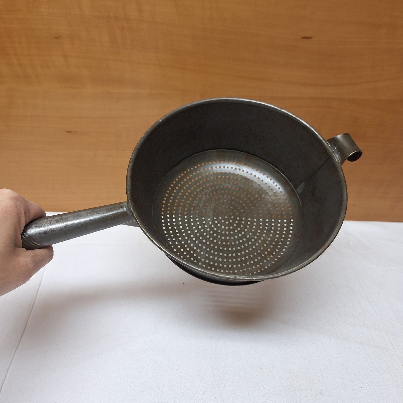 Elettrodomestici da cucina: Schöner, rustikaler,  antiker Seiher, Sieb – Usato da Winterthur venduto da Goldpipau 8