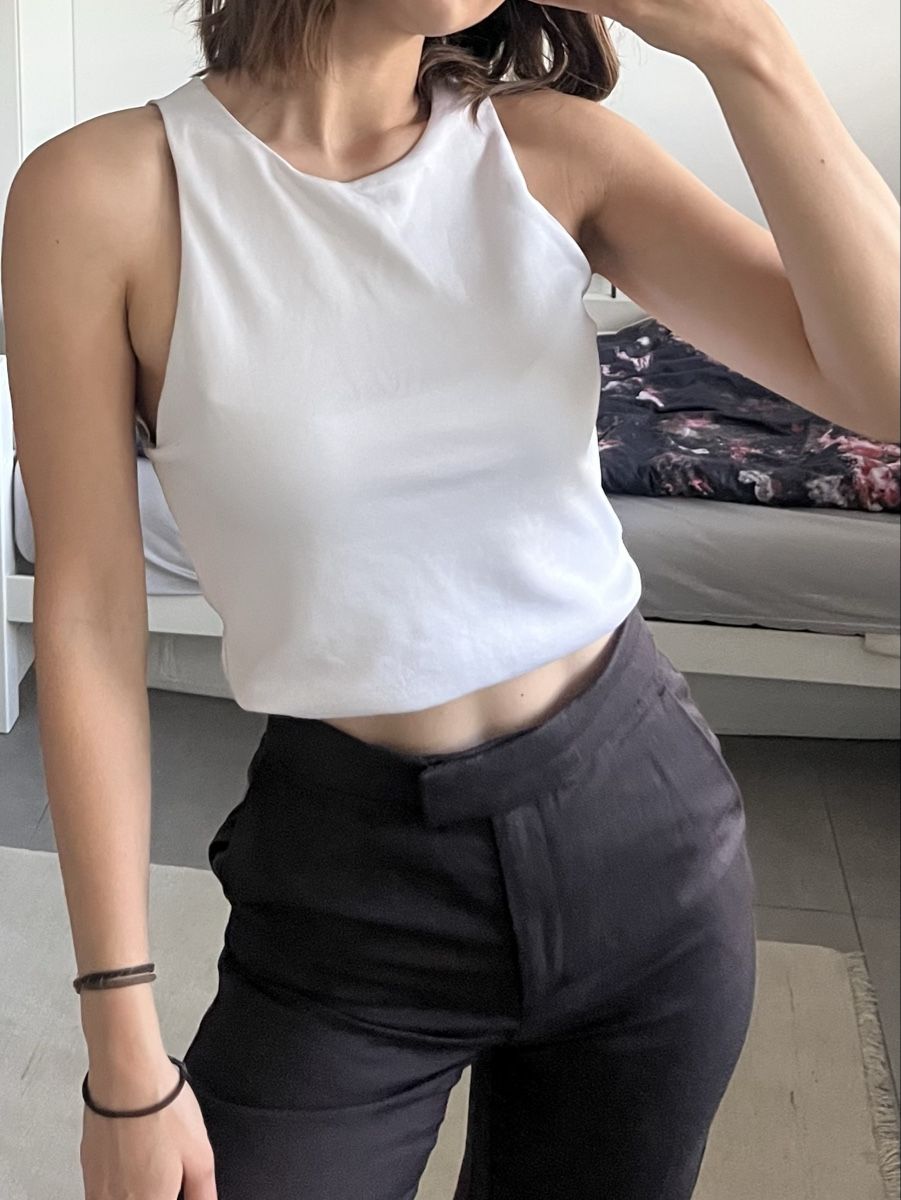 Zara Tops: Haut basic ZARA taille M – D'occasion à Aigle par sow_m7gm 1