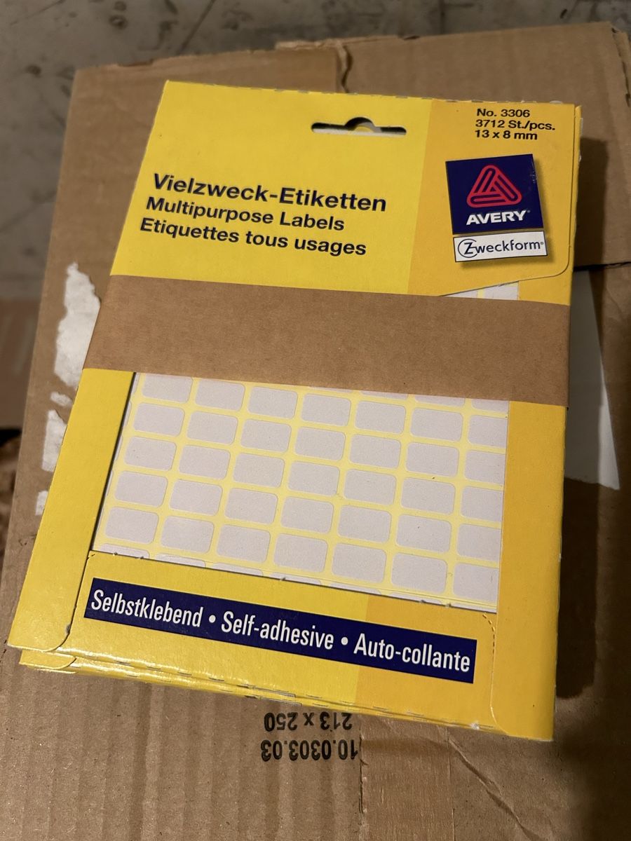Avery Zweckform Sticker: Etiketten Avery 13x8mm – Nuovo (secondo la descrizione) da Winterthur venduto da turmalina15