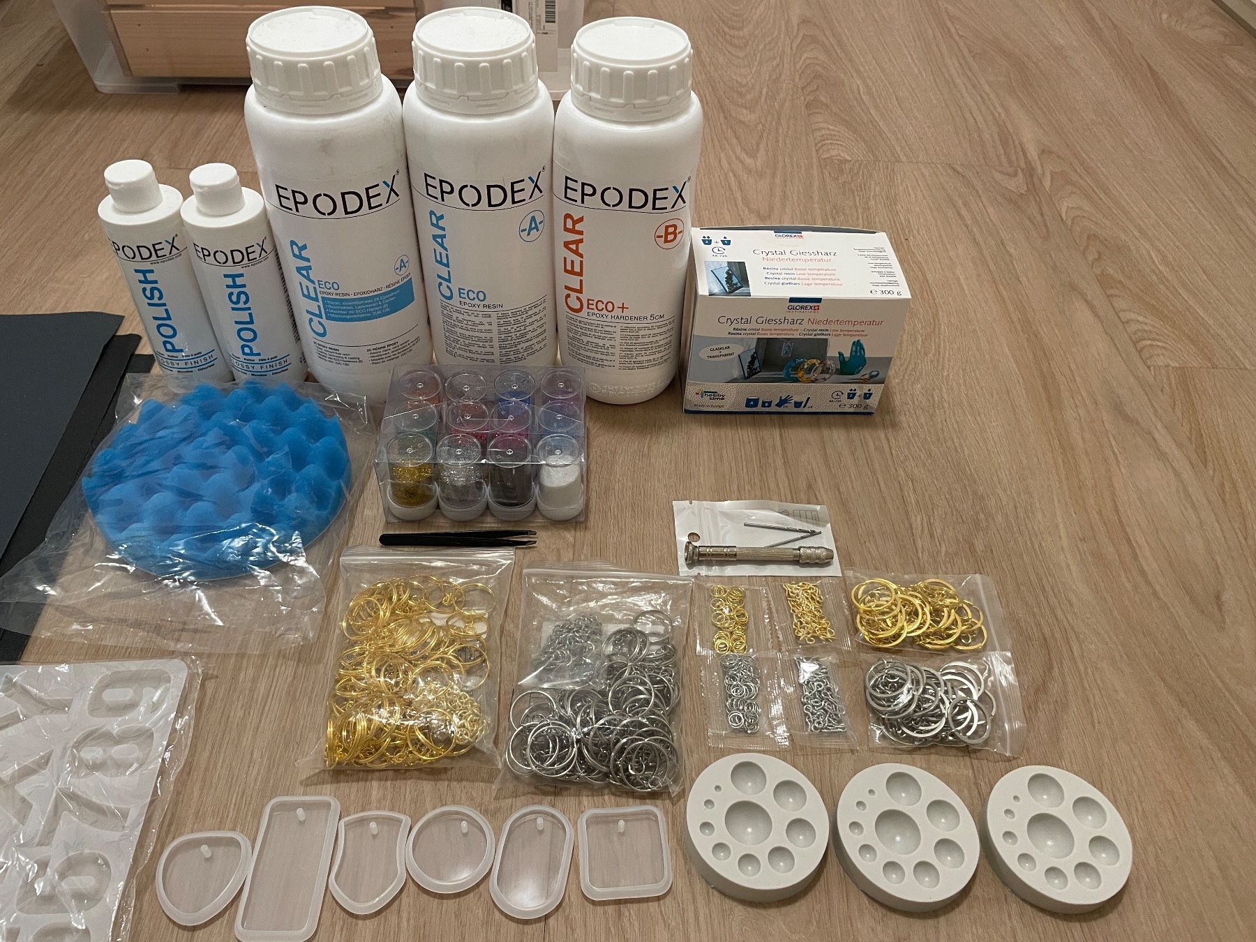 Bastelsets: Giessharz Set inkl. div. Giessformen – Gebraucht aus Luzern von noz_b7k9 1