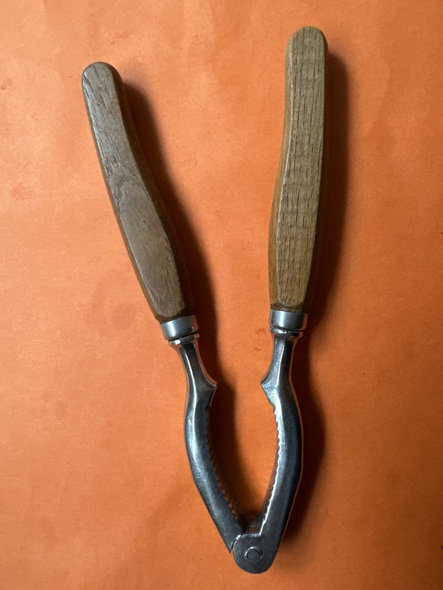 Elettrodomestici da cucina: Nussknacker mit Holzgriffen – Usato da Zürich venduto da Chaeffeler 3