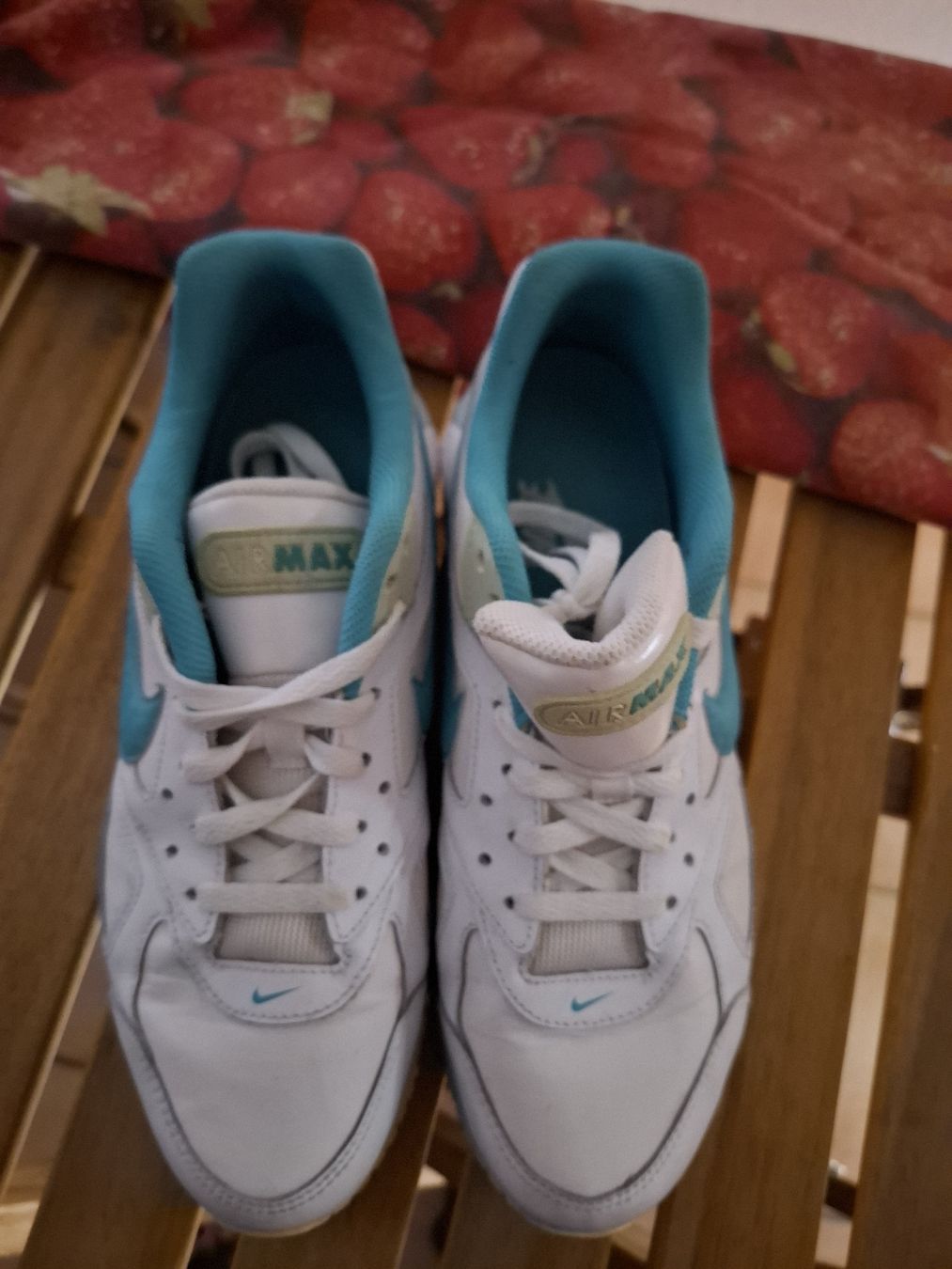 Nike Scarpe da donna: Nike Air Max bianche e azzurre, taglia 41 – Usato da Monte Carasso venduto da Buttefly 2