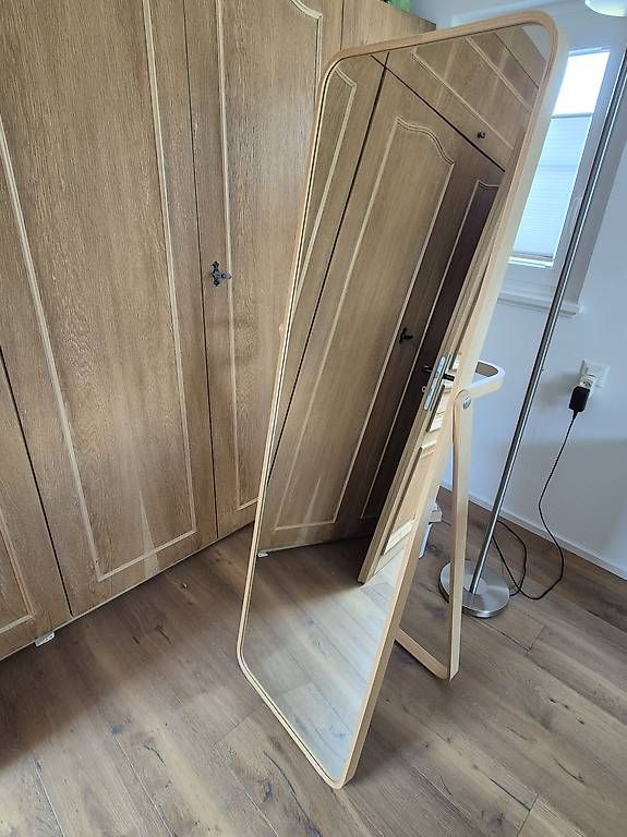 Specchi: Miroir sur pied IKEA – Usato da La Chaux-de-Fonds venduto da vorlure 1