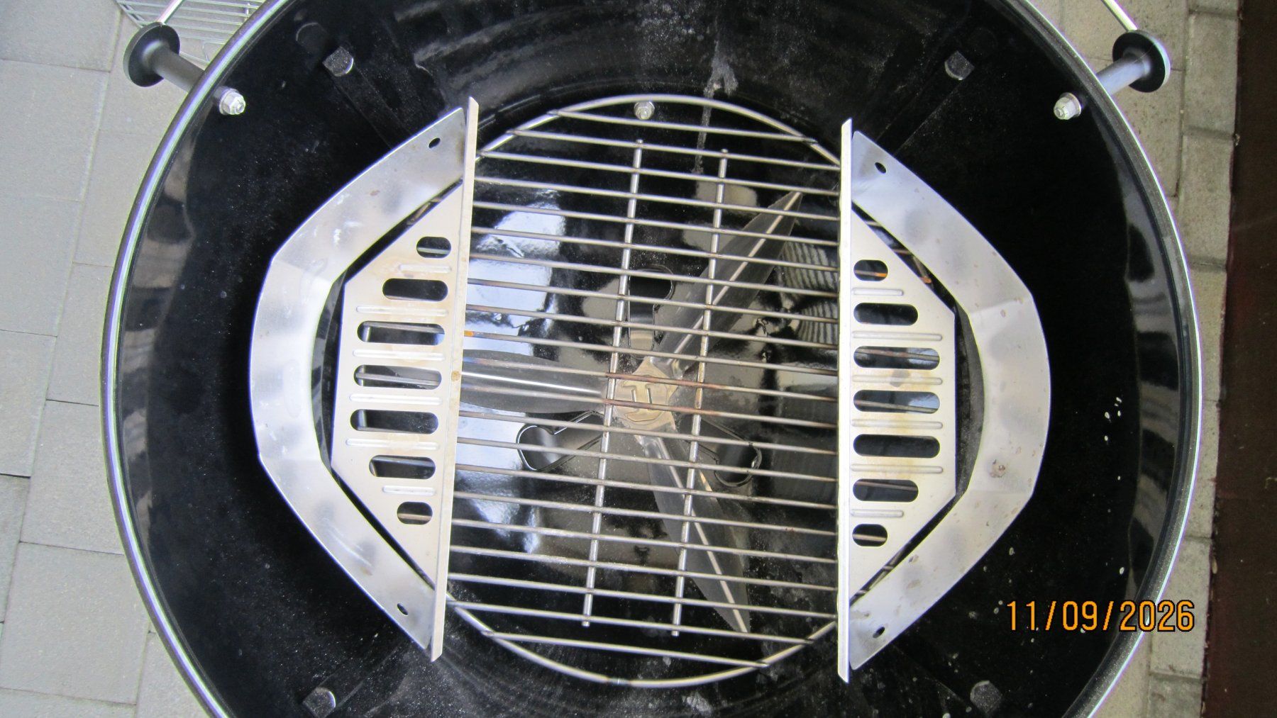 Weber Griglie: Weber Holzkohlegrill – Nuovo (secondo la descrizione) da Nussbaumen AG venduto da Billiboy 2