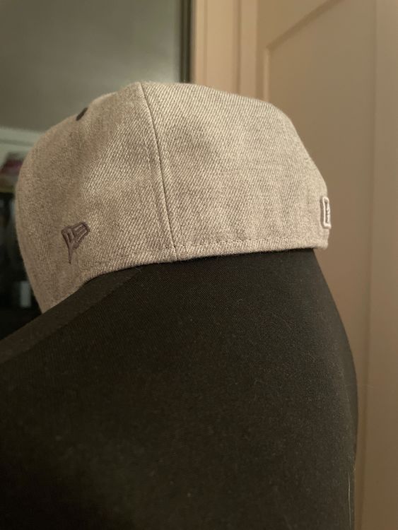 New Era Copricapi, berretti & cappellini: NY - New Era Cap grau – Usato da Horgen venduto da and_52jt 1
