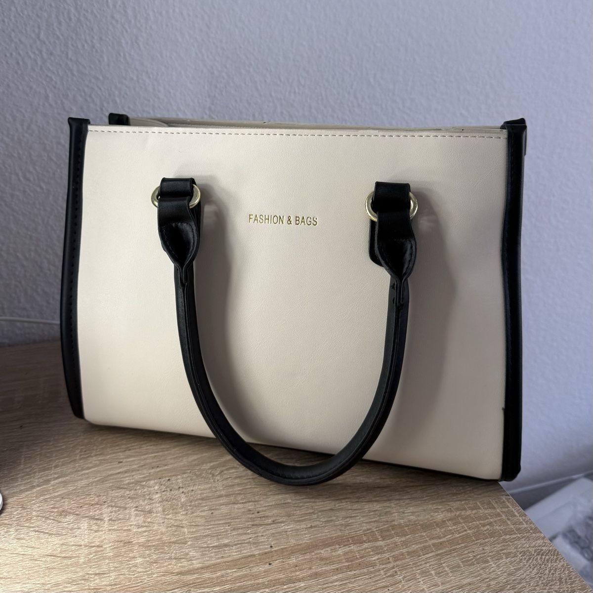 Taschen für Damen: Handtasche – Neu (gemäss Beschreibung) aus Baar von elexata