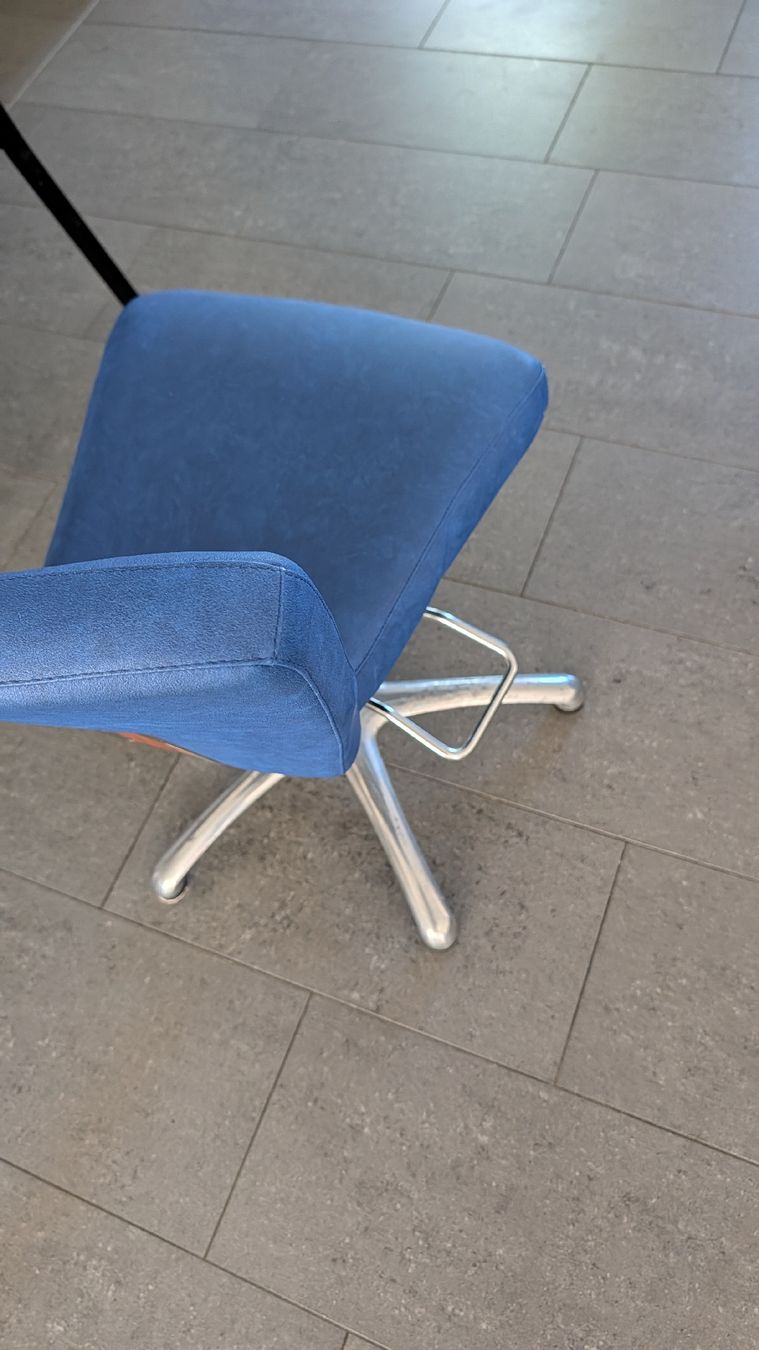 Sedie: Coiffure Stuhl Blau  – Usato da Volketswil venduto da cloudy68 2