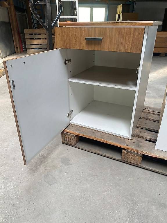 Büffets: Meuble de cuisine en bois – Gebraucht aus Chamoson von a_laroyale 1