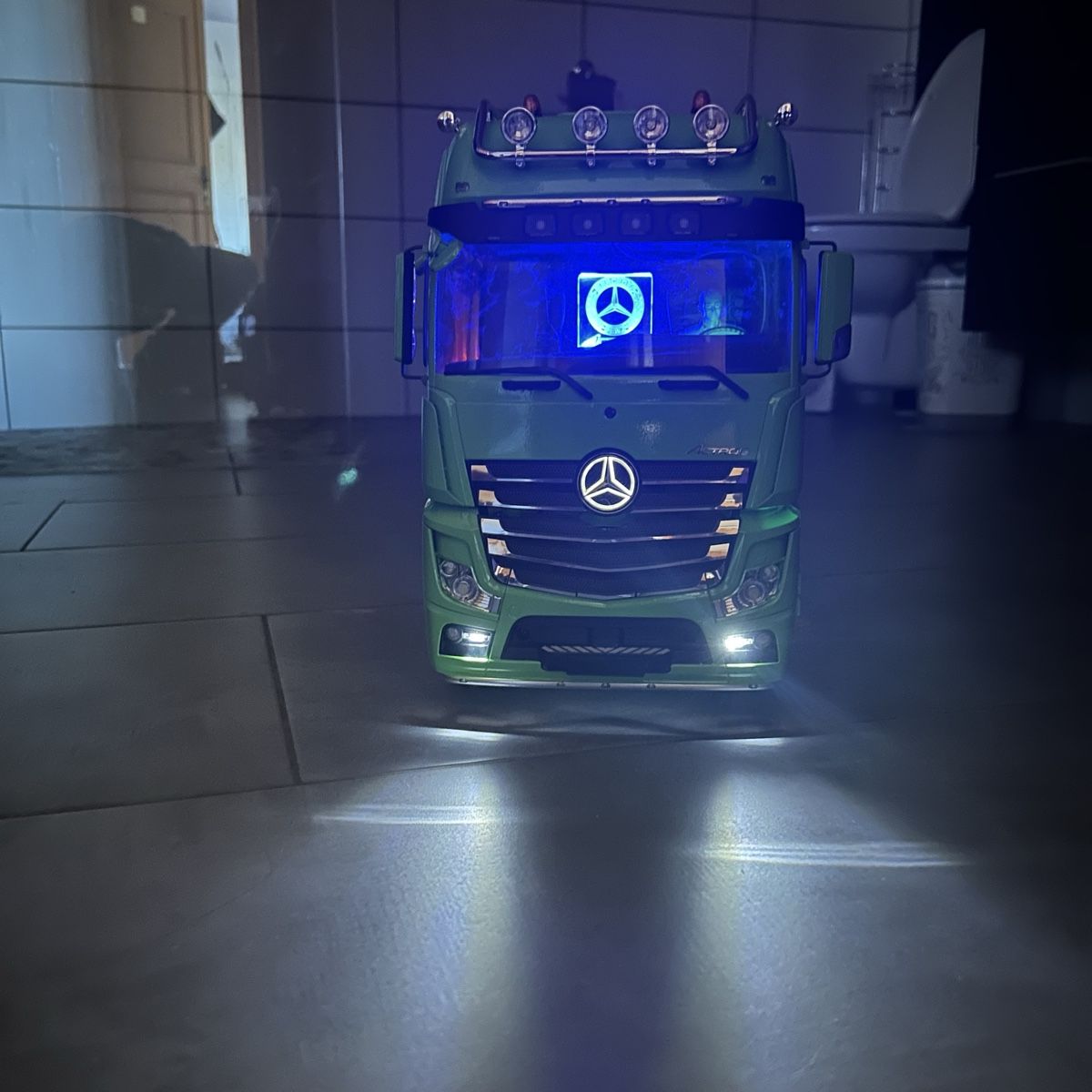 Tamiya Modellismo RC: Tamiya Actros – Usato da Mézières FR venduto da Paulwalke3 6