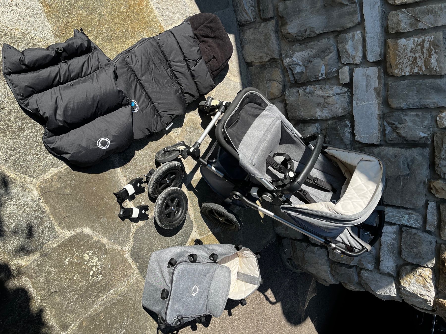 Bugaboo Carrozzine: Bugaboo, pack hiver, chancelière, roues offroad! – Usato da Pully venduto da ode_7fjn