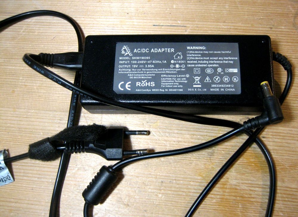 Toshiba LapTop Netzadapter /Alimentation/ Power Supply Kaufen auf Ricardo