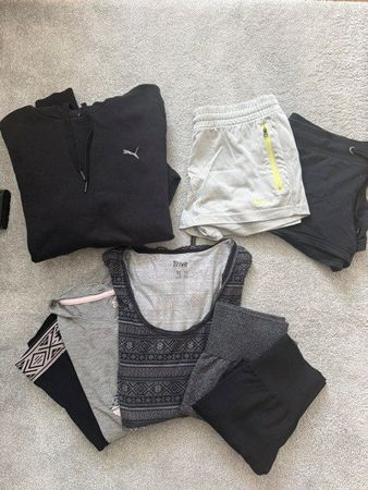 Kleiderpaket Sport Damen S / Teenager (8-Teilig)