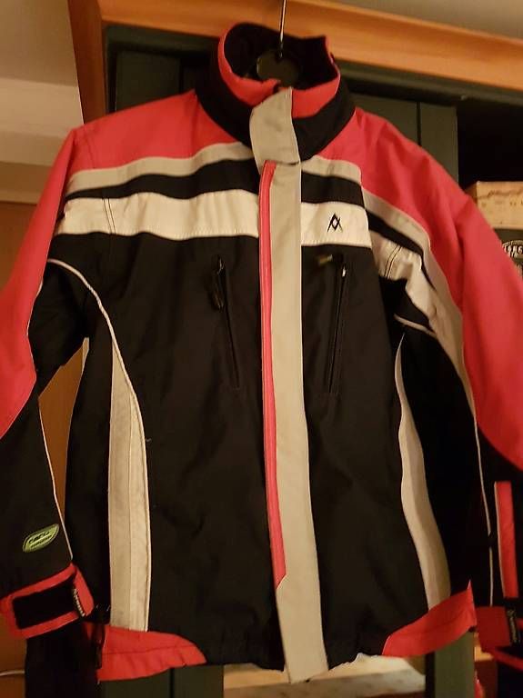 Vestes & Manteaux: Ski Jacke Gr. 140/152 – D'occasion à Nürensdorf par conceicao74 1