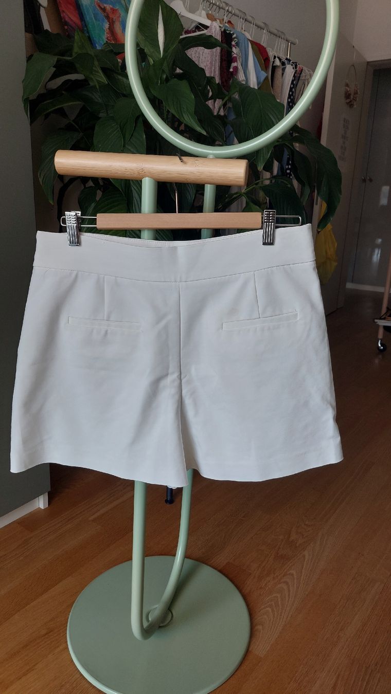Zara Hosen: Damen Shorts weiss Grösse L – Gebraucht aus Basel von sil_s2yt 1