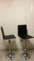 2 Barhocker / Barstühle