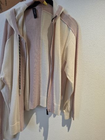 Marc Cain Strickjacke mit Kapuze beige rosa Grösse N5