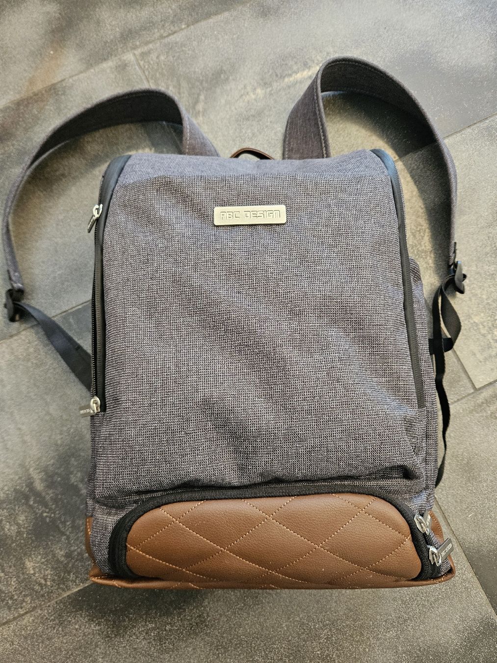 Zaini: ABC Design Rucksack Grau unbenutzt    – Nuovo (secondo la descrizione) da Ormalingen venduto da nomolnoi 1